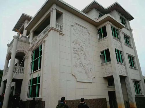 那么仿石漆與瓷磚、干掛石材對比有哪些優點和缺點呢？